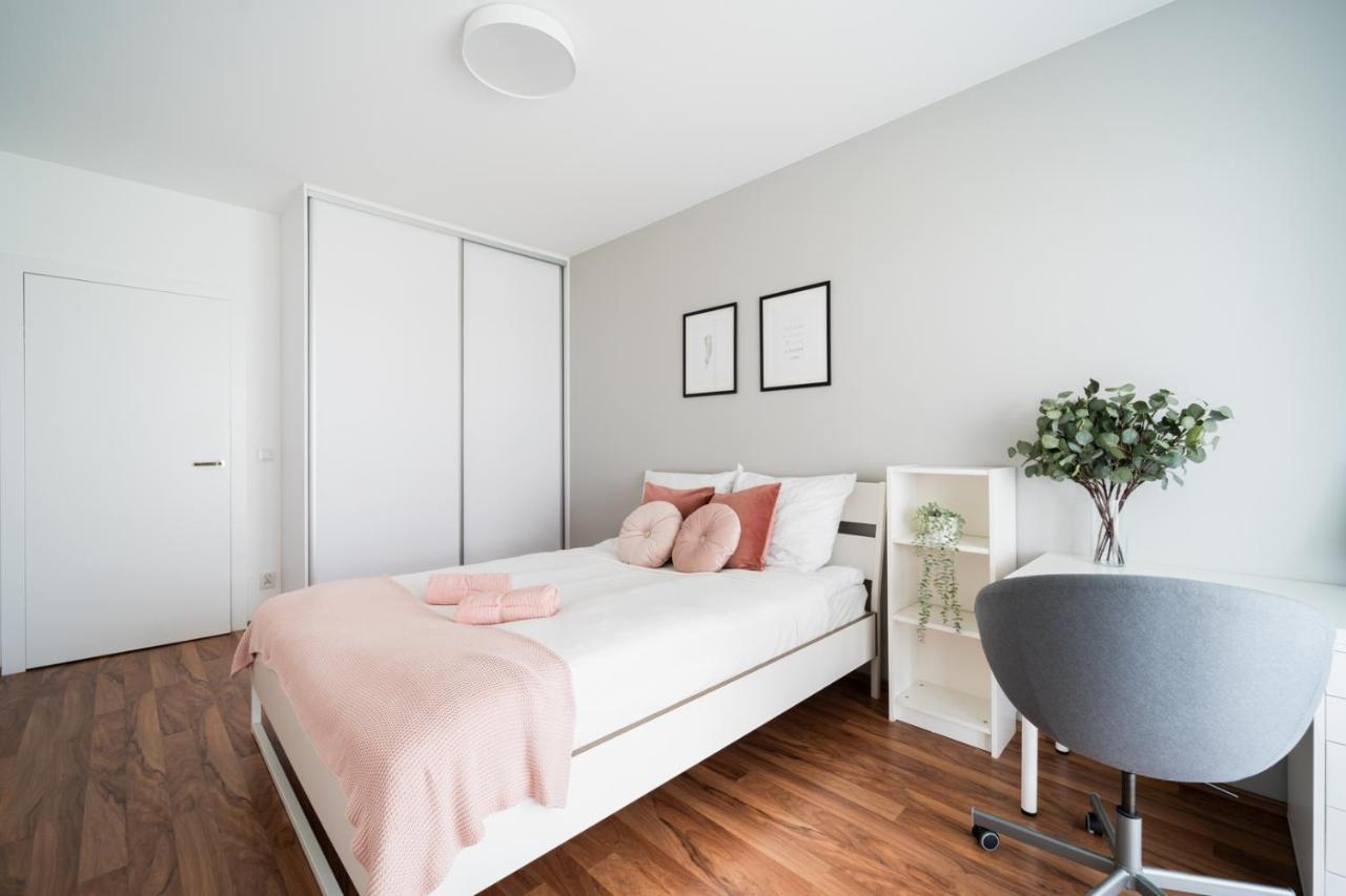Big Apart - Atal Towers - 3 Rooms - Private Parking Place Wroclaw Bagian luar foto