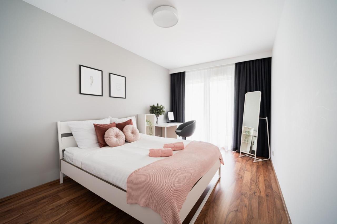 Big Apart - Atal Towers - 3 Rooms - Private Parking Place Wroclaw Bagian luar foto
